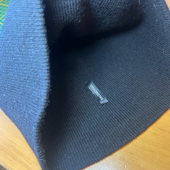Balenciaga Unity ring logo embroidered skull cap beanie - Picture 6 of 11